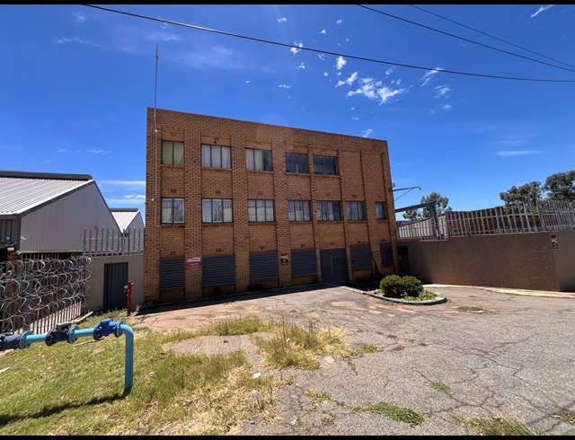 1,850M² WAREHOUSE TO LET IN CHLOORKOP